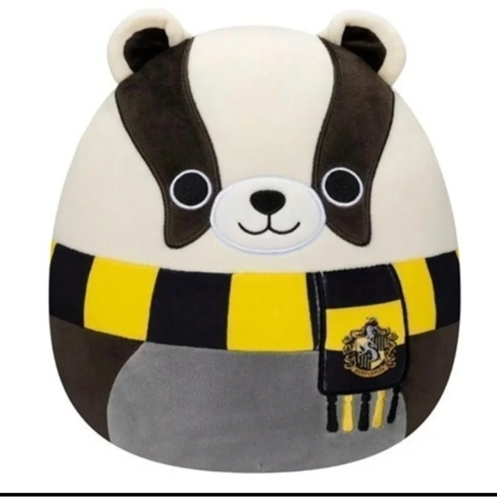 HUFFLEPUFF BADGER Harry Potter Original Squishmallow by Kelly Toy NWT